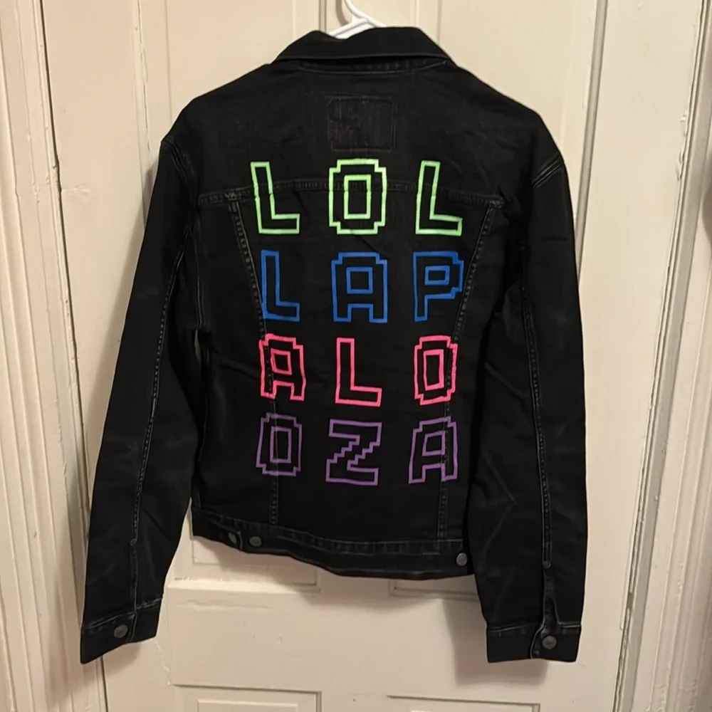 American Eagle Outfitters Black Lollapalooza Jean Jacket - Picture 2 of 4